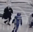 На видео дед отлупил палкой здоровяка, который бил на улице женщин и детей - КТВ-ЛУЧ