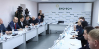 Губернатор Вячеслав Федорищев посетил ведущие сельхозпредприятия Безенчука - КТВ-ЛУЧ