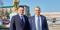 Вернувшегося в Сызрань космонавта Корниенко на вокзале встретил мэр города - КТВ-ЛУЧ