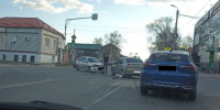 Создали проблемы себе и другим: в Сызрани на развороте встретились Калина и Рено - КТВ-ЛУЧ
