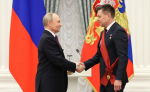 Губернатор Вячеслав Федорищев поздравил Олега Кононенко с награждением орденом «За заслуги перед Отечеством» І степени