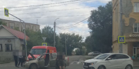 В центре Сызрани подбили фургон с товарами известного маркетплейса - КТВ-ЛУЧ
