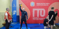 Золото - за рывок гири, серебро - за отжимания: губернатор Вячеслав Федорищев сдал нормы ГТО - КТВ-ЛУЧ