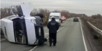 Иномарка одним ударом завалила на трассе автобус: в салоне было 14 человек - КТВ-ЛУЧ