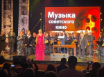 Оркестр Иванченко и сызранские певцы под крики «браво» зажгли сердца зрителей музыкой советского кино – смотрим фото