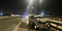 В Самарской области иномарку выбросило на ограждения: фото с места аварии - КТВ-ЛУЧ