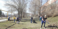 В Октябрьске люди не стали ждать решений и сами вышли на улицу наводить порядок - КТВ-ЛУЧ
